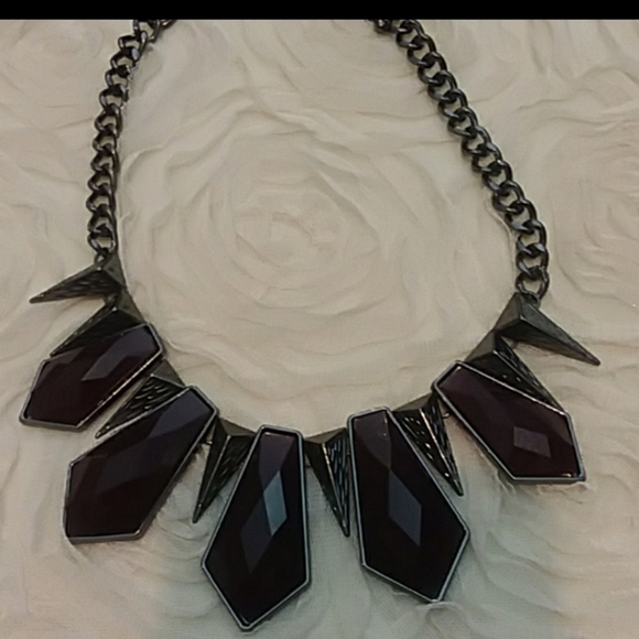 Quality Jewelry - 🚨 3/$15 Modern statement piece w/deep purple gems